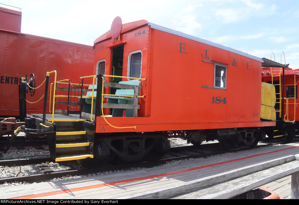 EJE Transfer Caboose #184 - Elgin, Joliet and Eastern